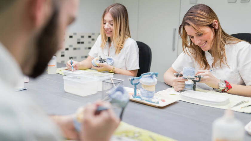 Dental Eğitimlerde Pratik Bilginin Gücü